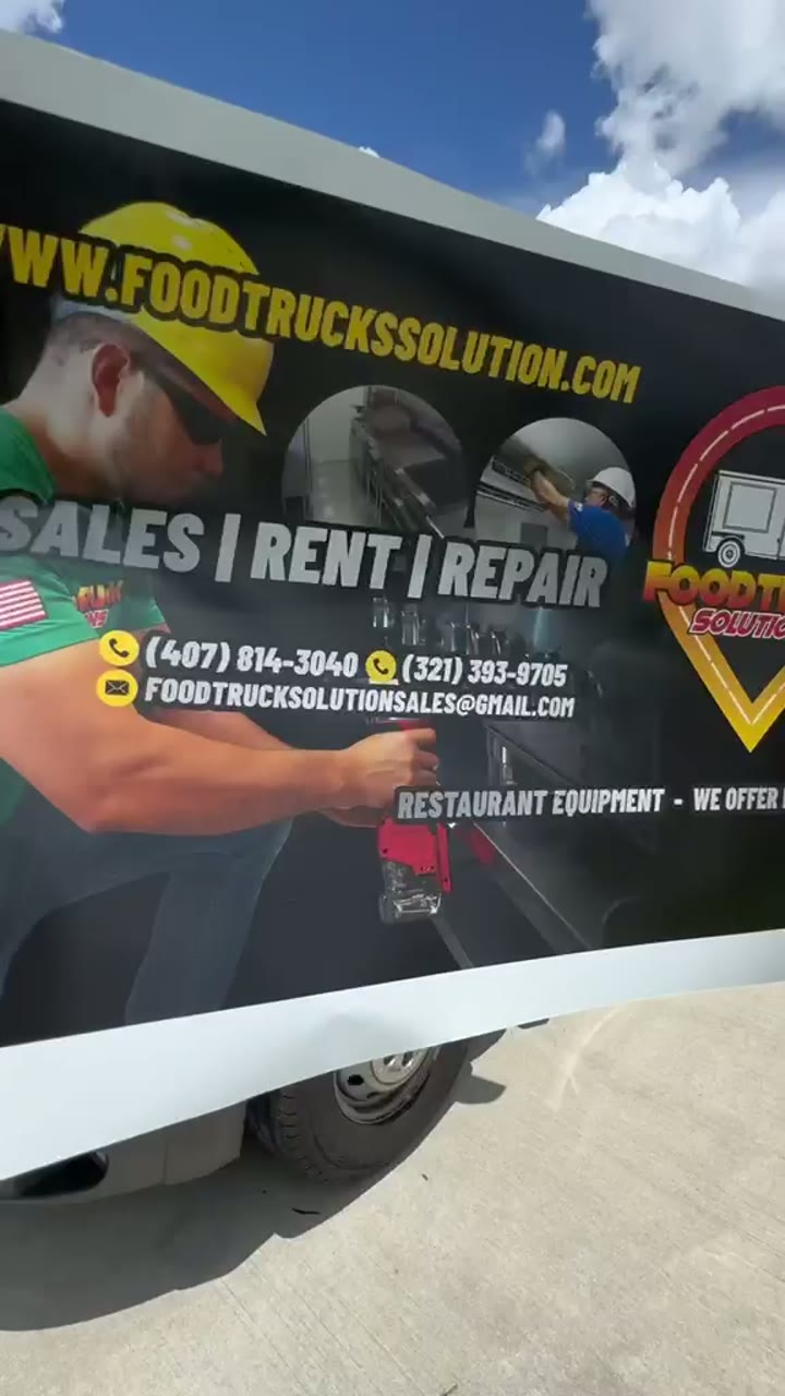 Commercial vehicle wrap by SOLARVEN – business branding walkaround